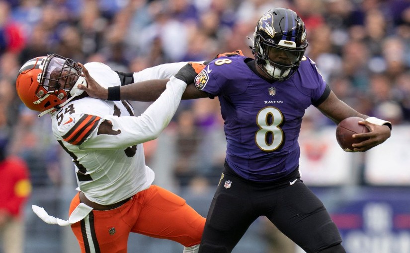 Lamar Becomes First 2x Winner of Premier Player Award